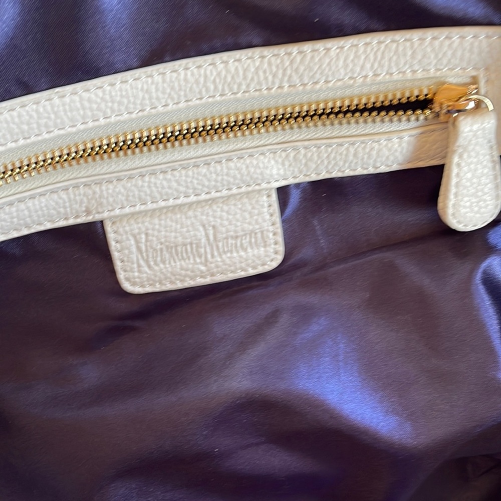 Beautiful NM handbag like new